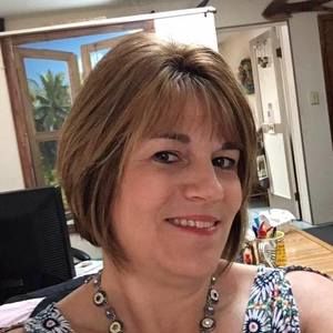 Meet your Posher, Debi